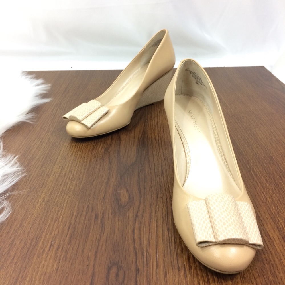 Nine West Nude Bow Wedges 8